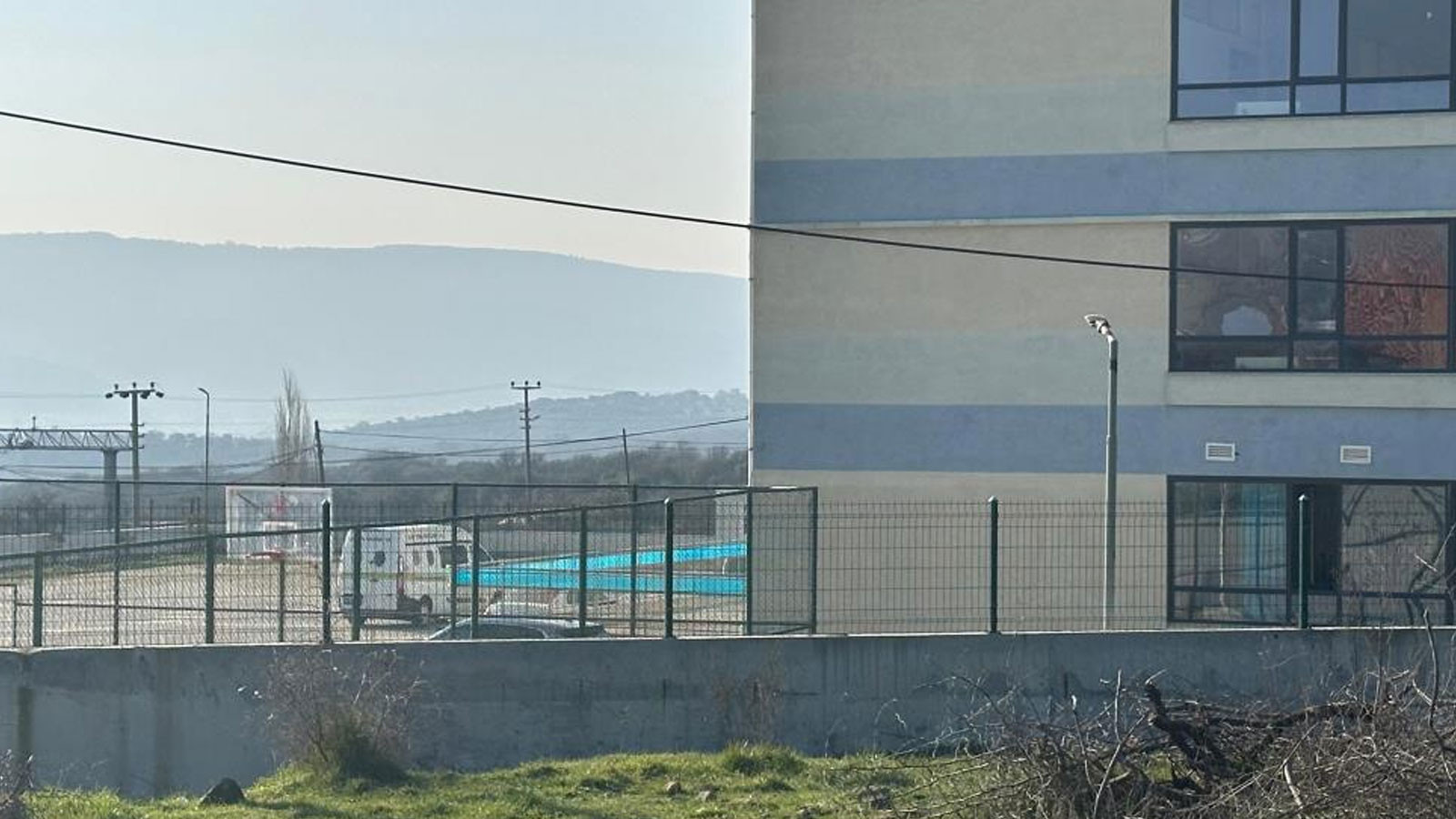 Lise öğrencisi okulun 3. katından atlayarak hayatını kaybetti: İnceleme başlatıldı