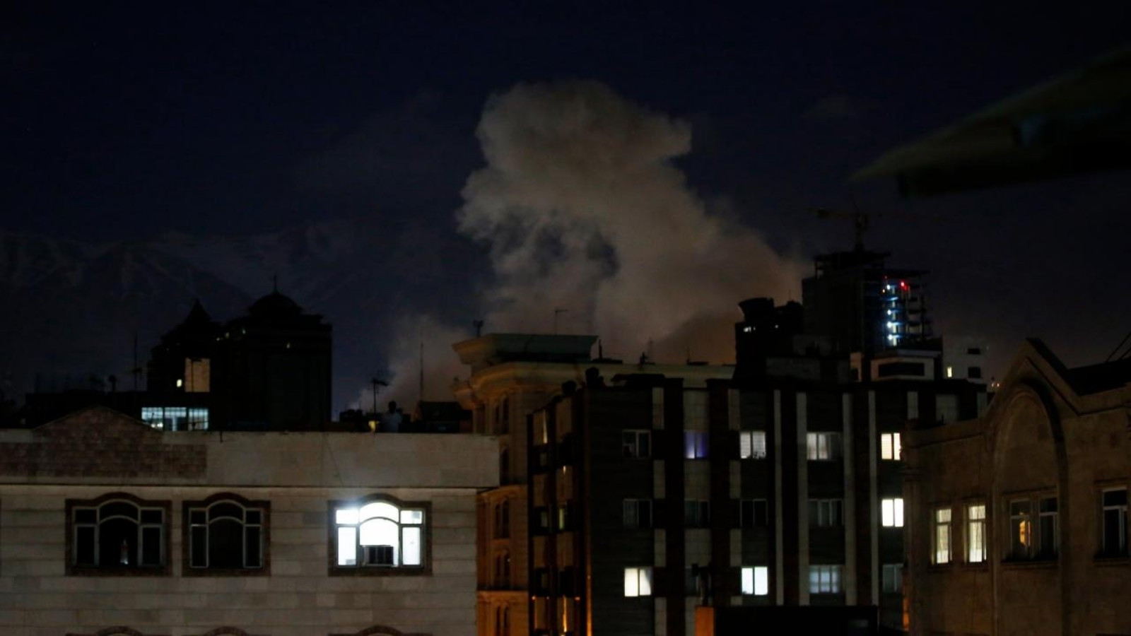 Tahran'da patlama sesleri