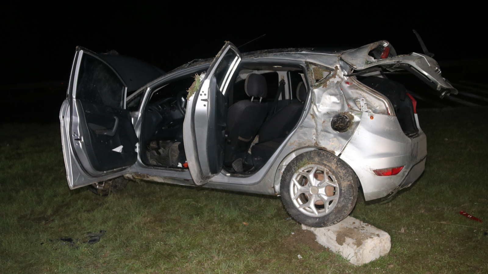 Amasya'da otomobil devrildi: 2 yaralı