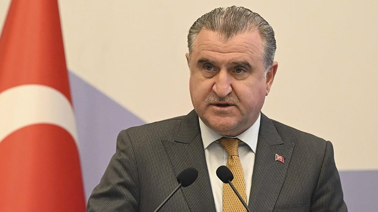 Gençlik ve Spor Bakanı Bak'tan 8 Mart Dünya Kadınlar Günü mesajı