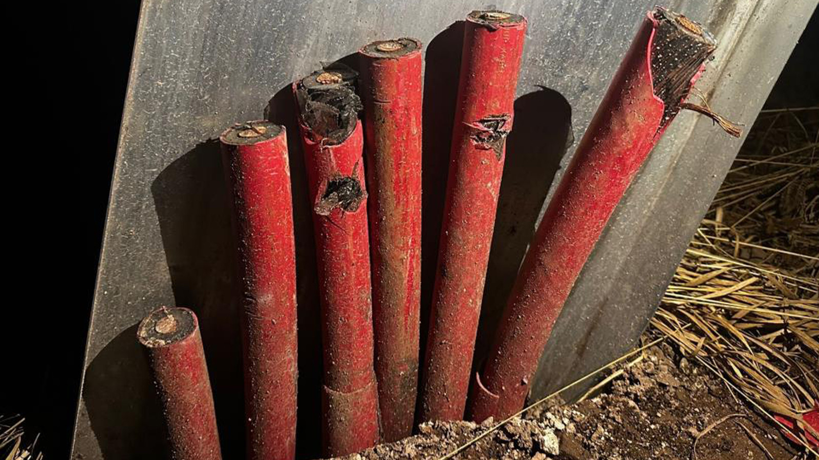 Hırsızlık için vinç kiraladılar! 1 milyon TL'lik kablo çalan 2 şüpheli yakalandı