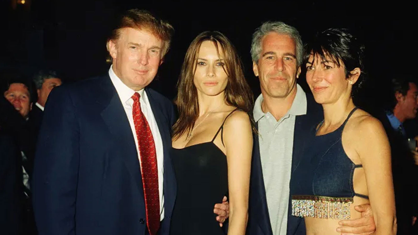 Trump, Epstein skandalını unutturmaya mı çalışıyor? Gizlenen belgeler de ortaya çıktı!