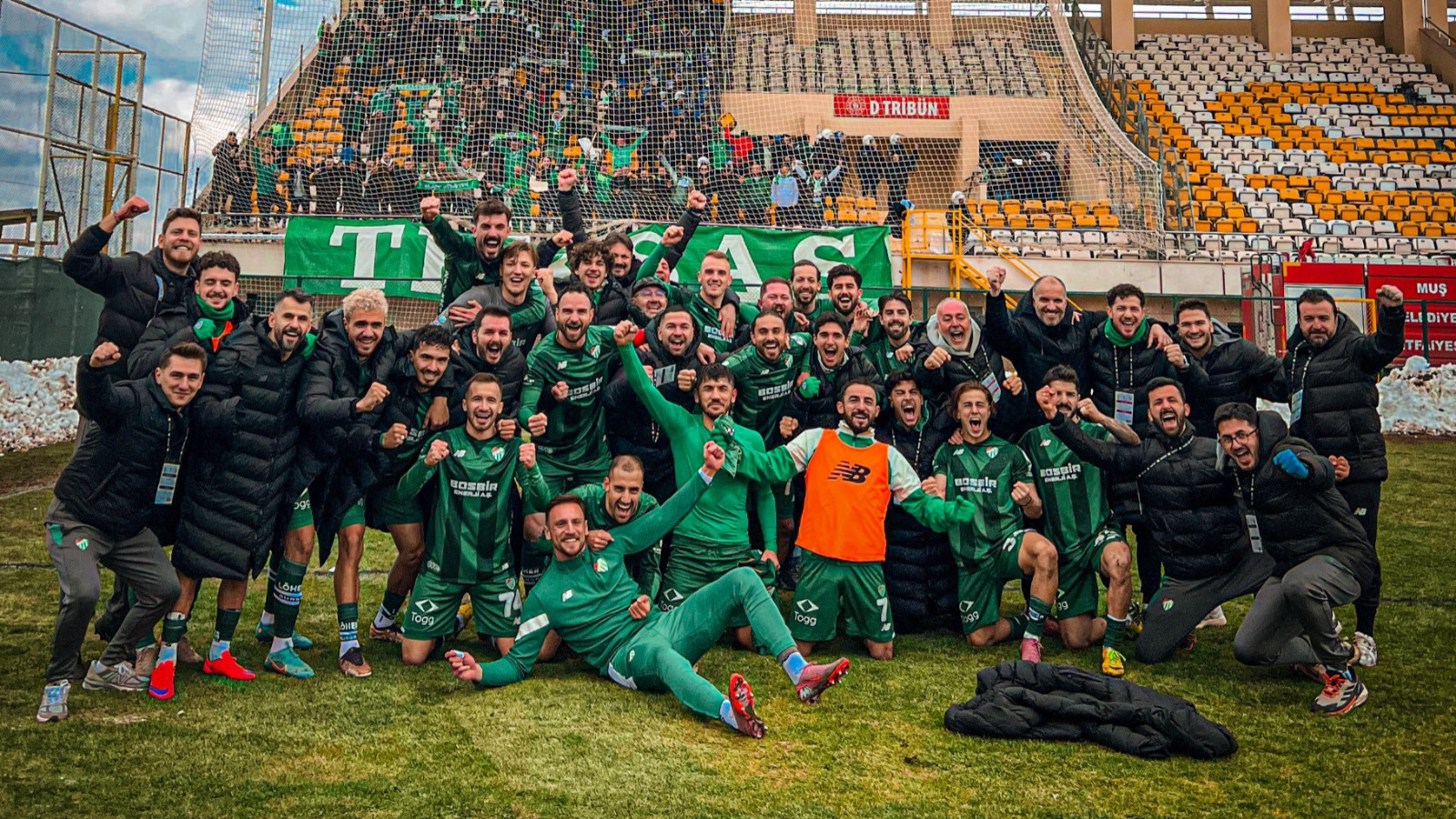 2. Lig'de Bursaspor şampiyonluğa bir adım daha yaklaştı