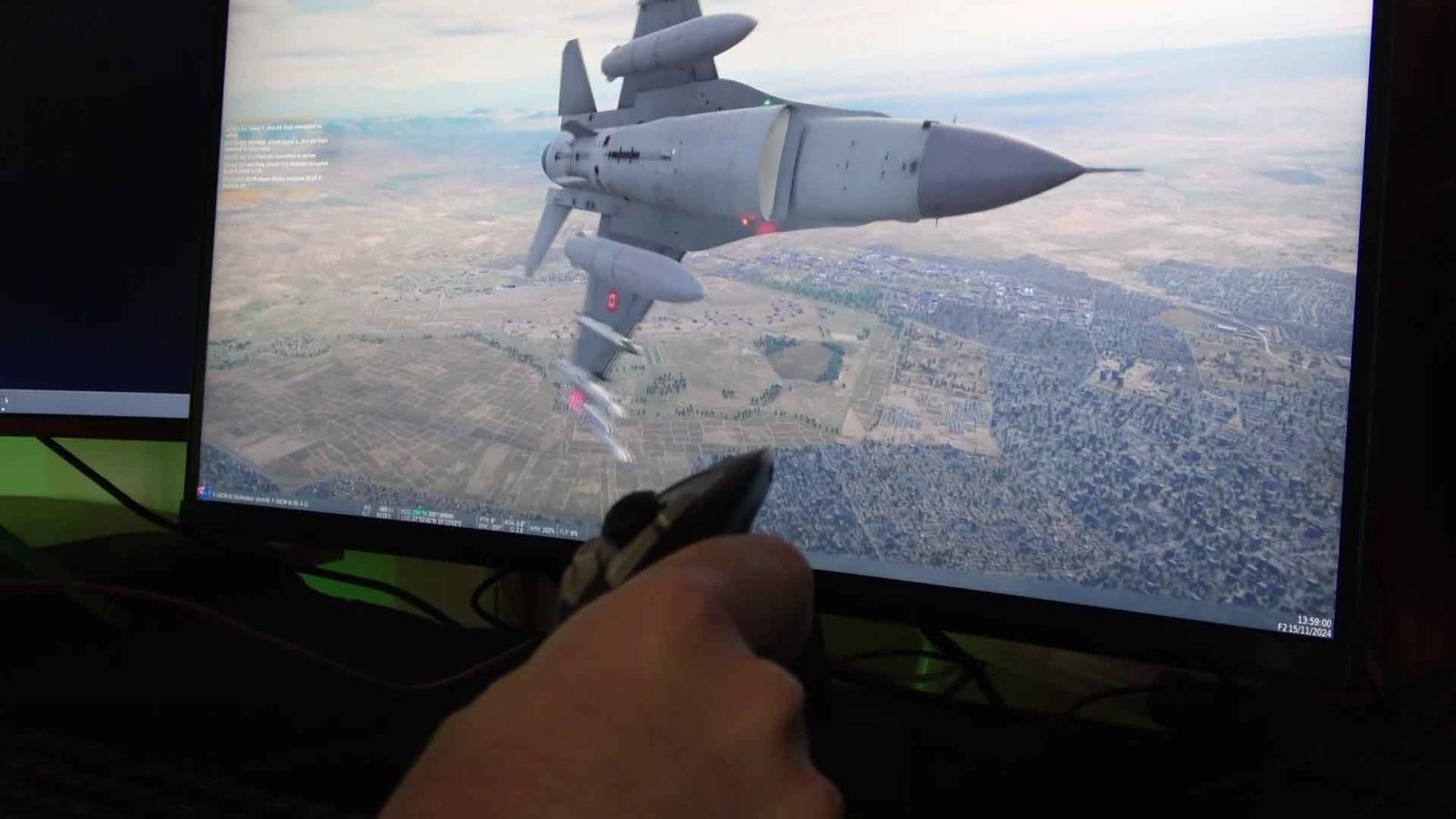 Youtuber gençten çatı katından sanal F-16 eğitimi - Resim: 4