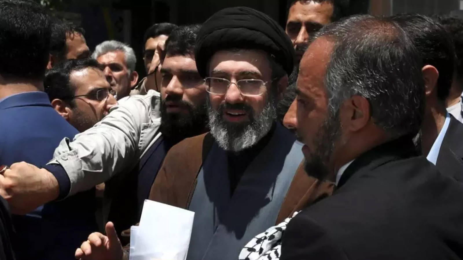 İran’ın yeni dini lideri Mücteba Hamaney oldu