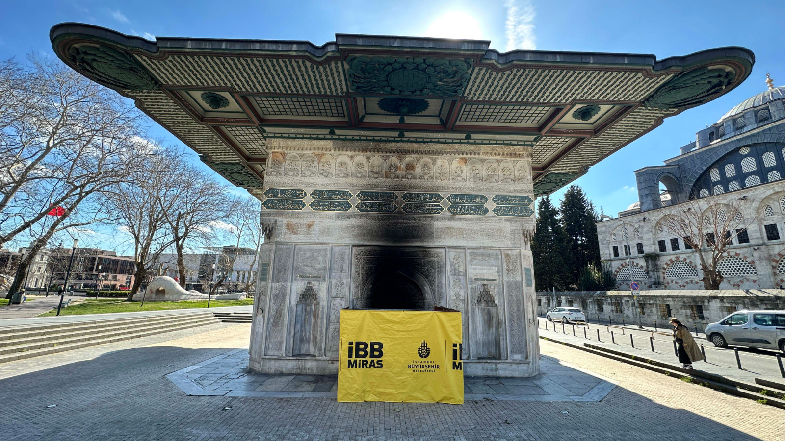 İstanbul'un en büyük üçüncü çeşmesini yaktılar!