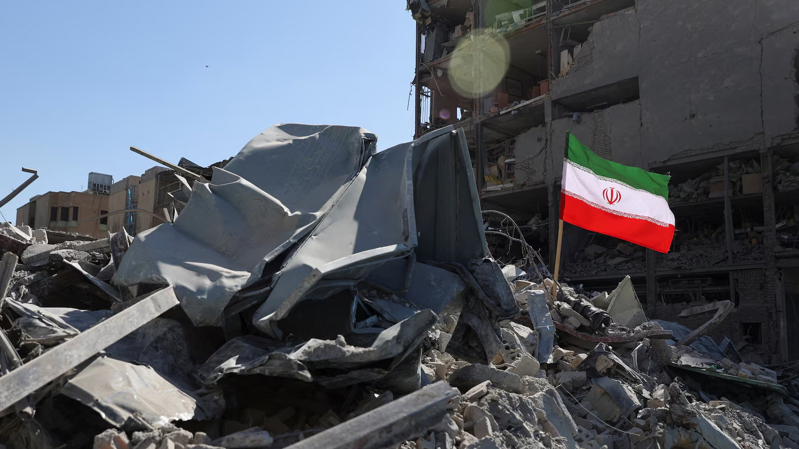 Trump'ın planlarını altüst eden rapor sızdı: İran'da rejim devrilmez