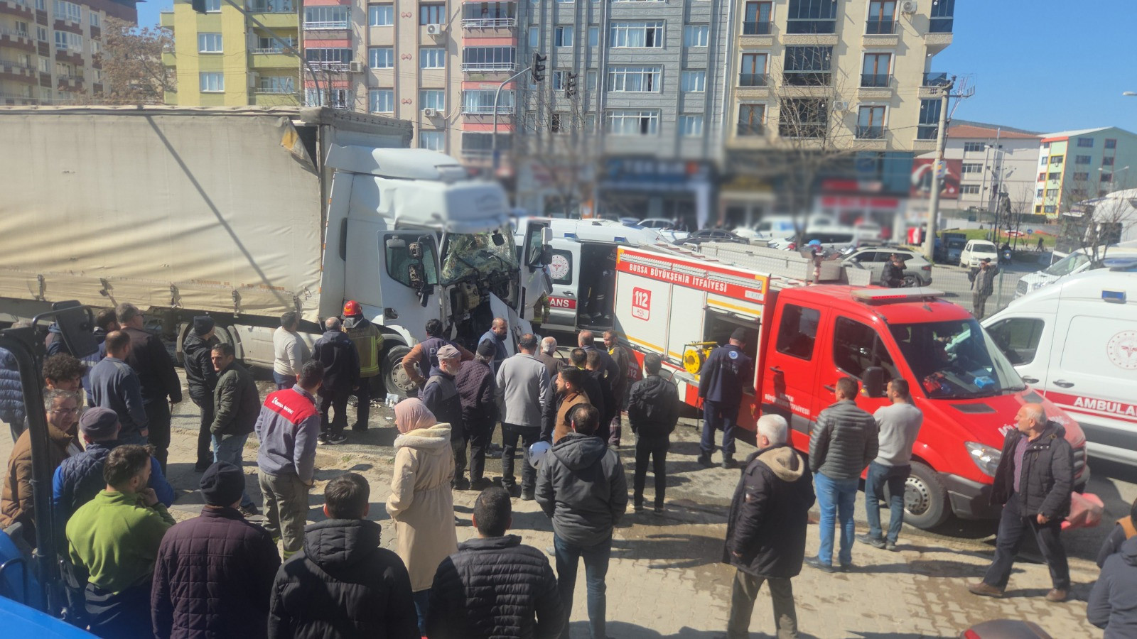 Bursa'da zincirleme kaza: Çok sayıda kişi yaralandı