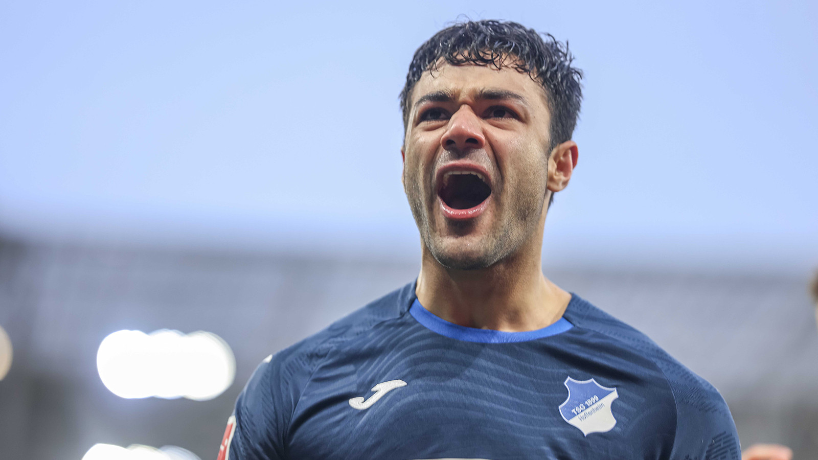 Ozan Kabak'tan Galatasaray-Liverpool eşleşmesi yorumu: "Galatasaray daha fazlasını sunuyor"