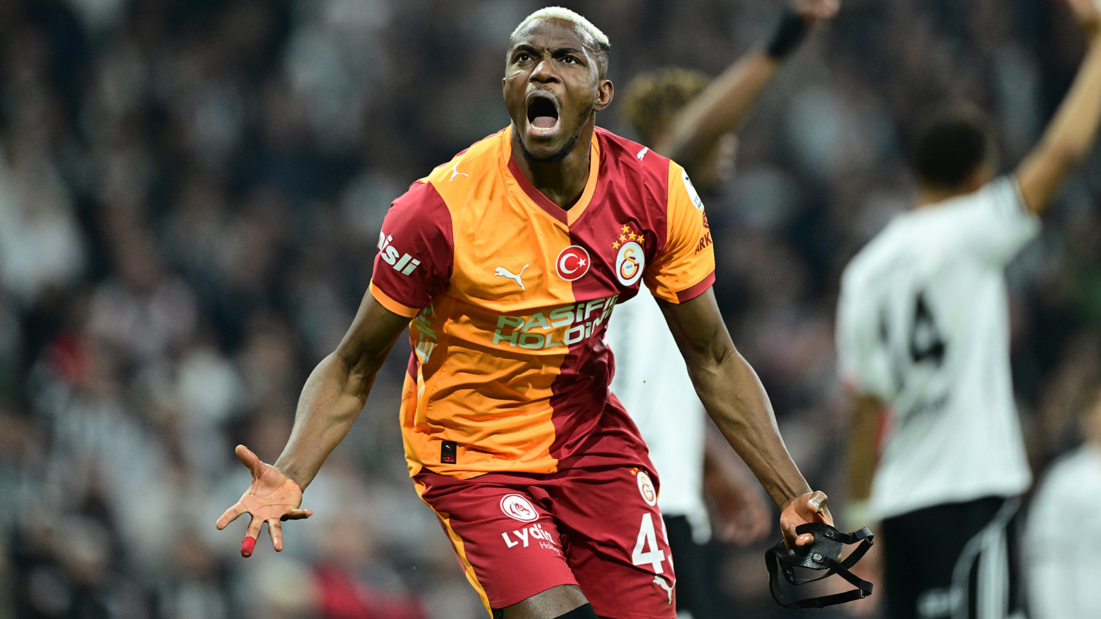 Victor Osimhen rekor için Liverpool karşısına çıkacak!