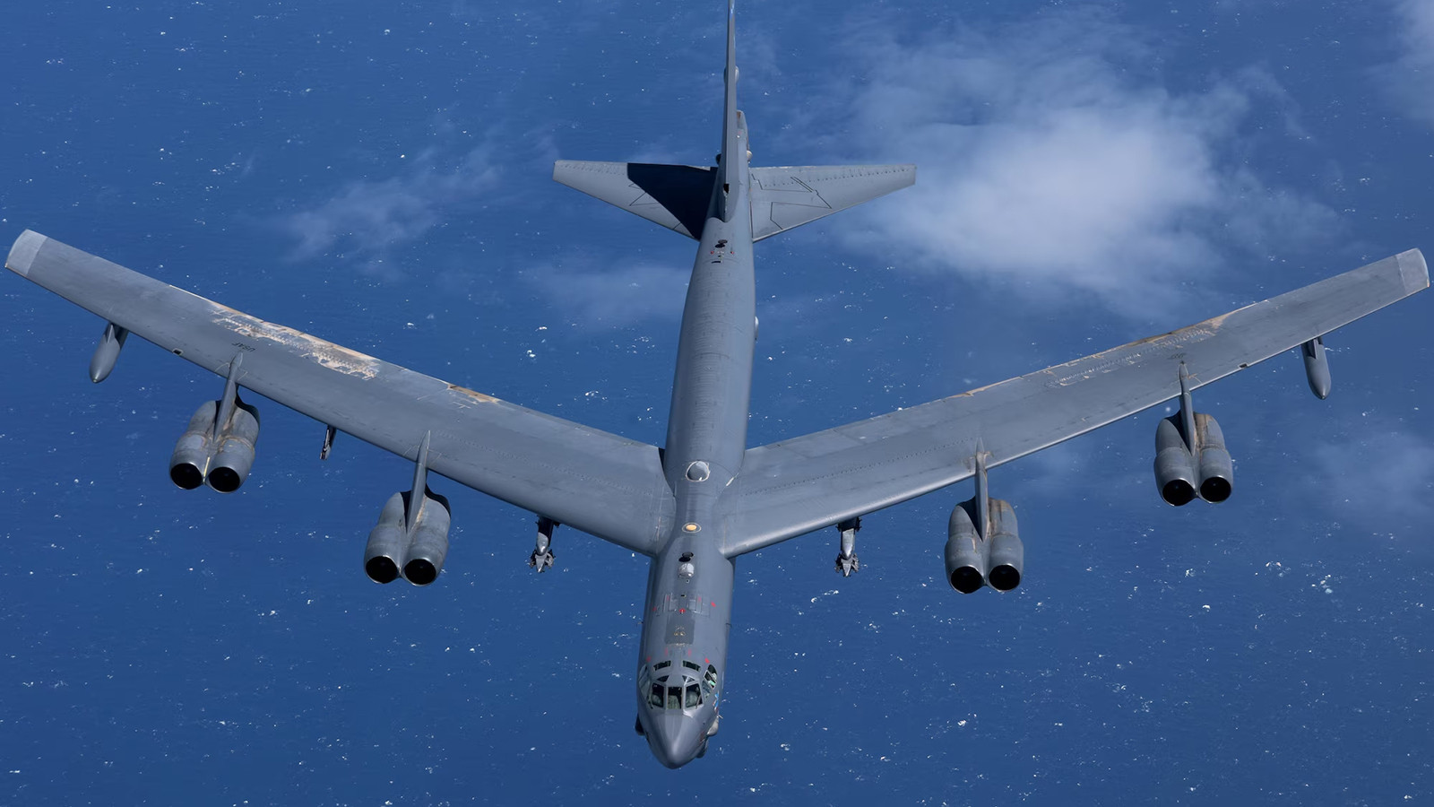 ABD'ye ait bombardıman uçakları İngiltere'deki üsse ulaştı