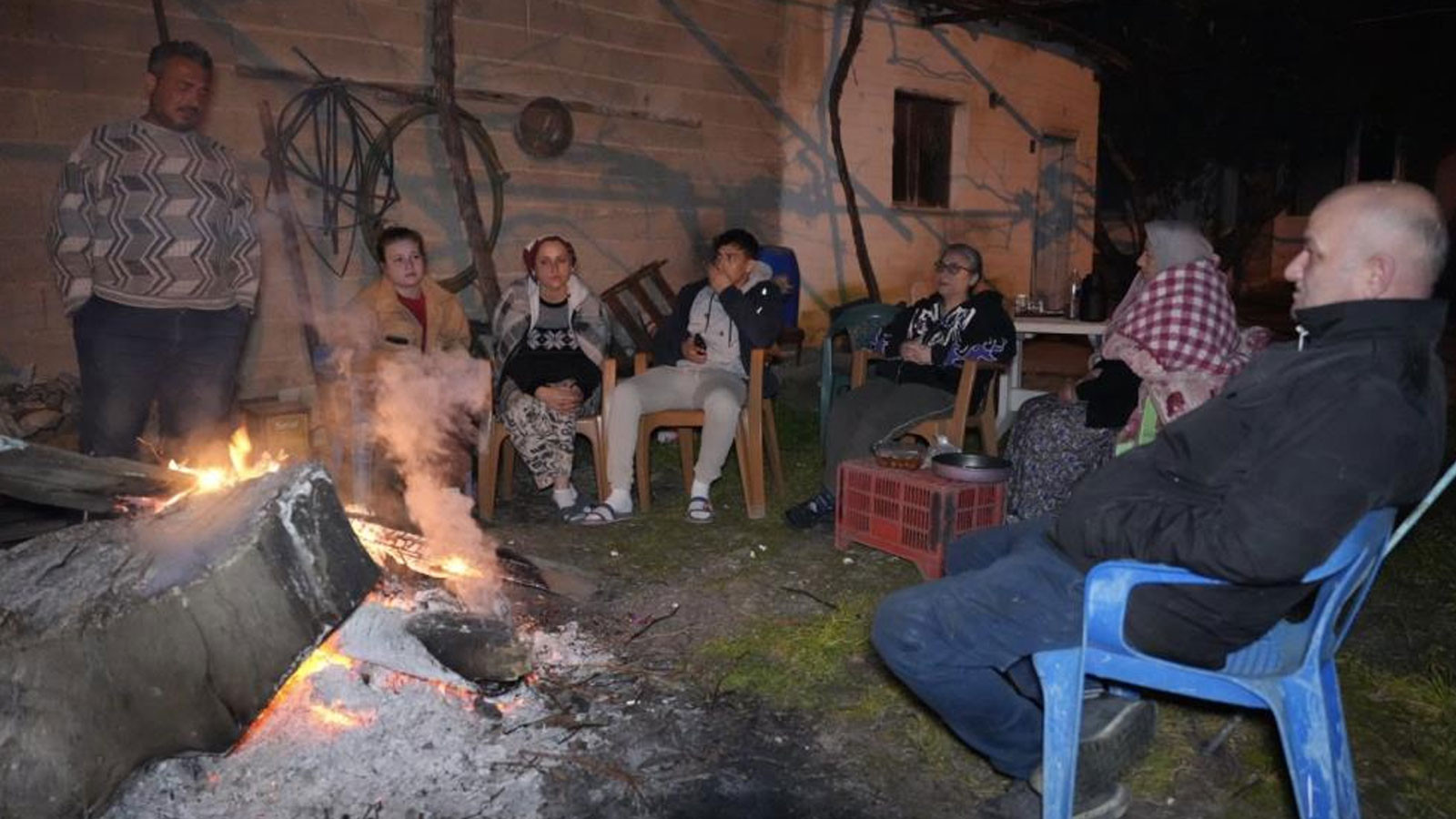 Denizli Buldan'da 5.1 büyüklüğündeki deprem! Artçılardan korkan vatandaşlar dışarda sabahladı