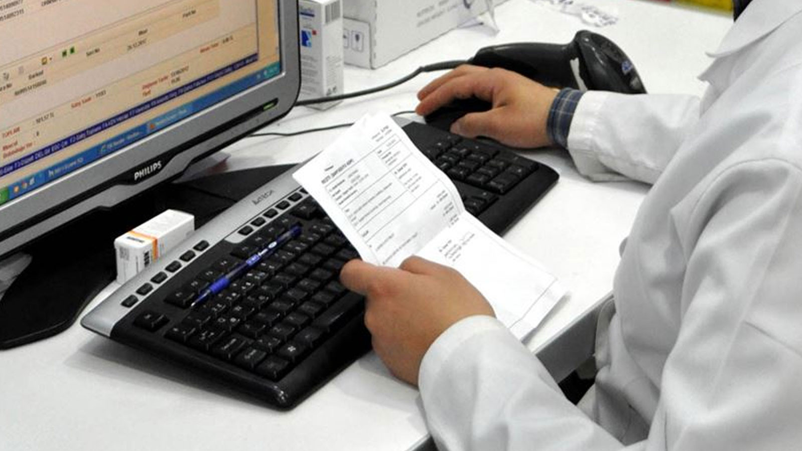 Doktor ve eczacılara operasyon: Hastalara pahalı ilaç yazarak para kazanmışlar