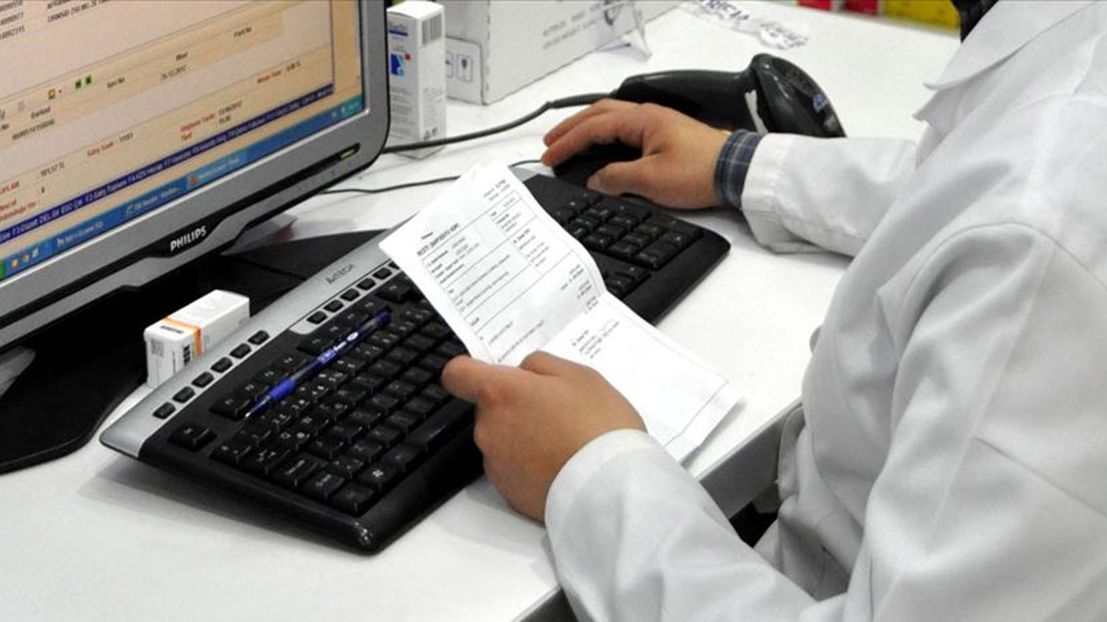 Eczane eczane dolaşma devri bitiyor: Reçetedeki ilaç e-Nabız’da