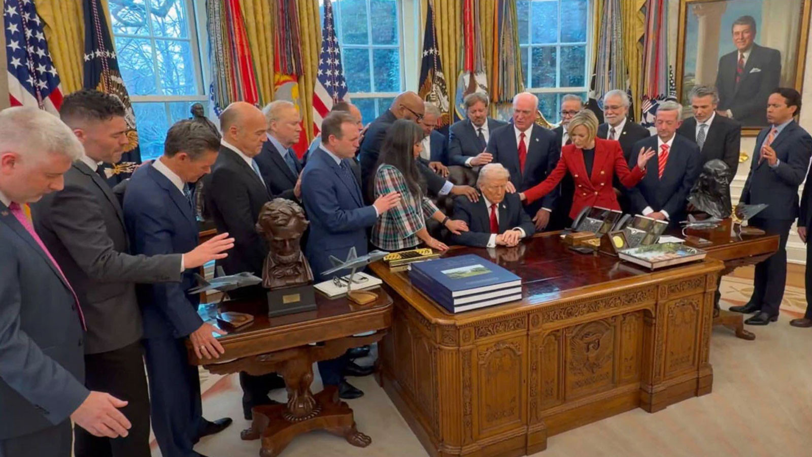 Evangelistlerin Trump ayini! ABD müdahalesi böyle destekleniyor