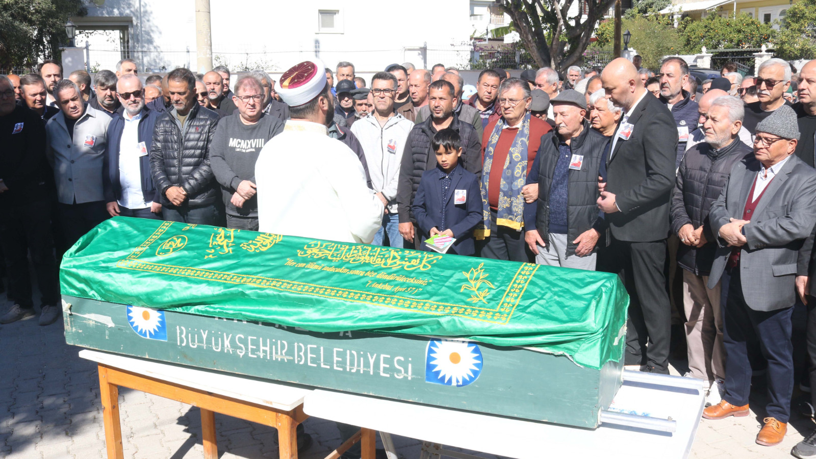 Hayatını kaybeden teknik direktör Engin Fırat'ın cenazesi, Antalya'da defnedildi