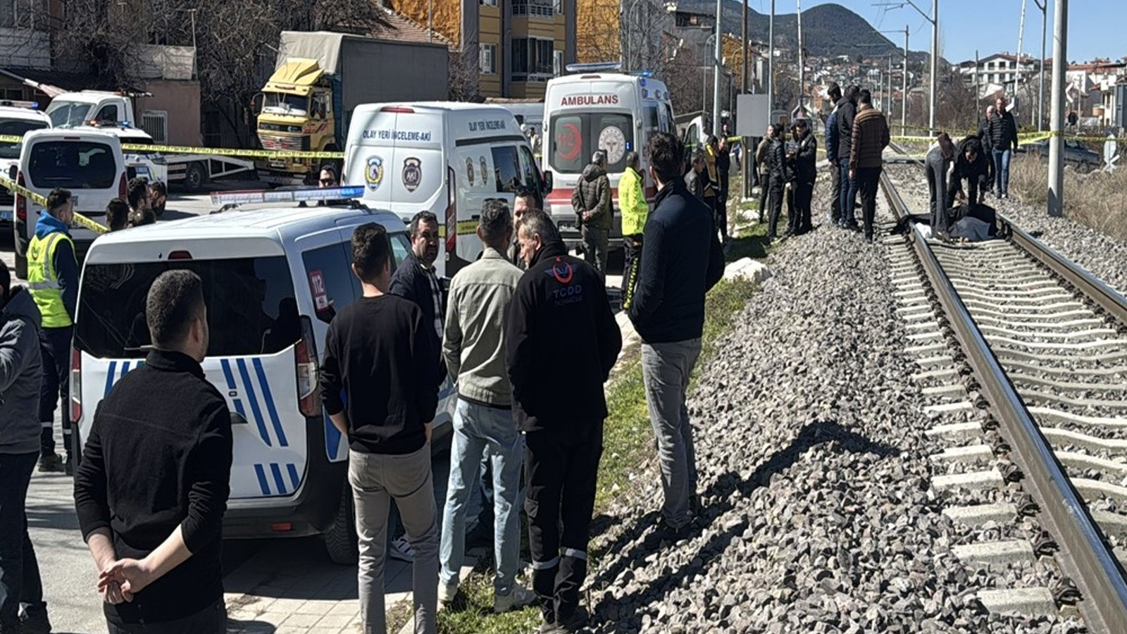 Hemzemin geçitte feci kaza! Yolcu treninin çarptığı kadın öldü
