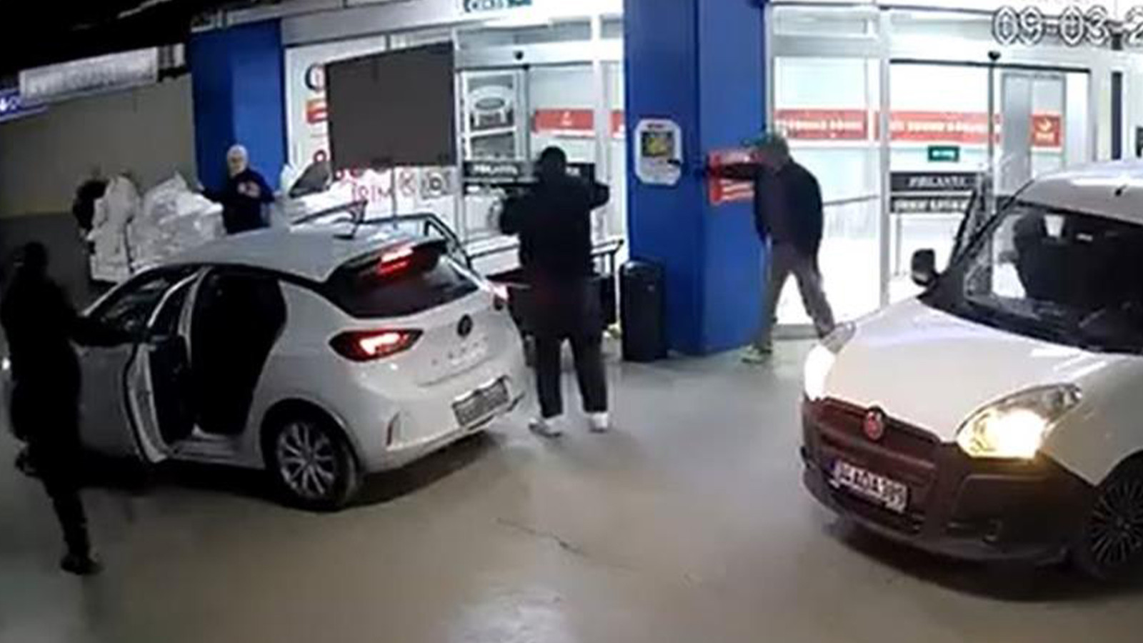 İstanbul'da AVM'den 20 milyonluk soygun