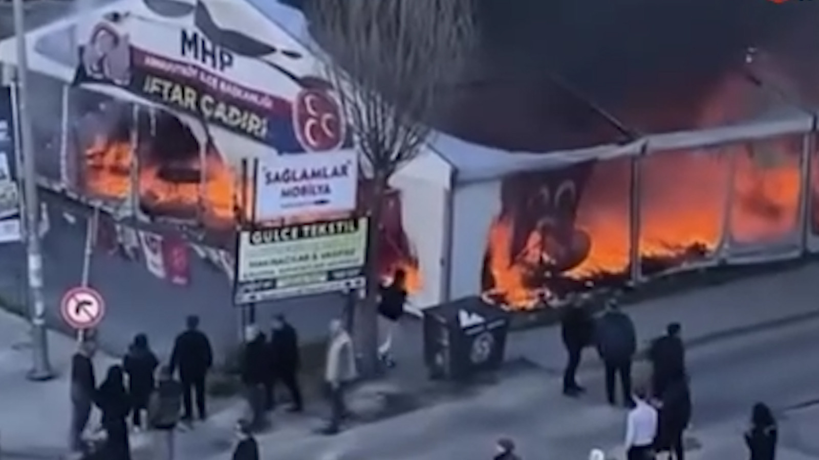 MHP’nin iftar çadırında yangın