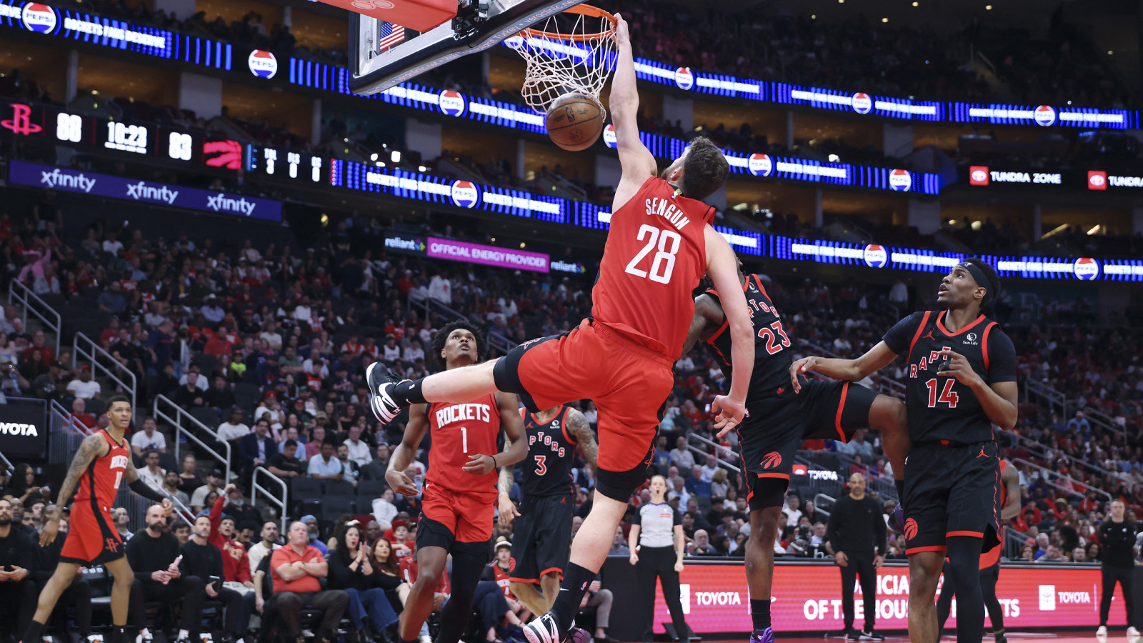 Alperen Şengün’den double-double! NBA'de Houston, Toronto'yu geçti
