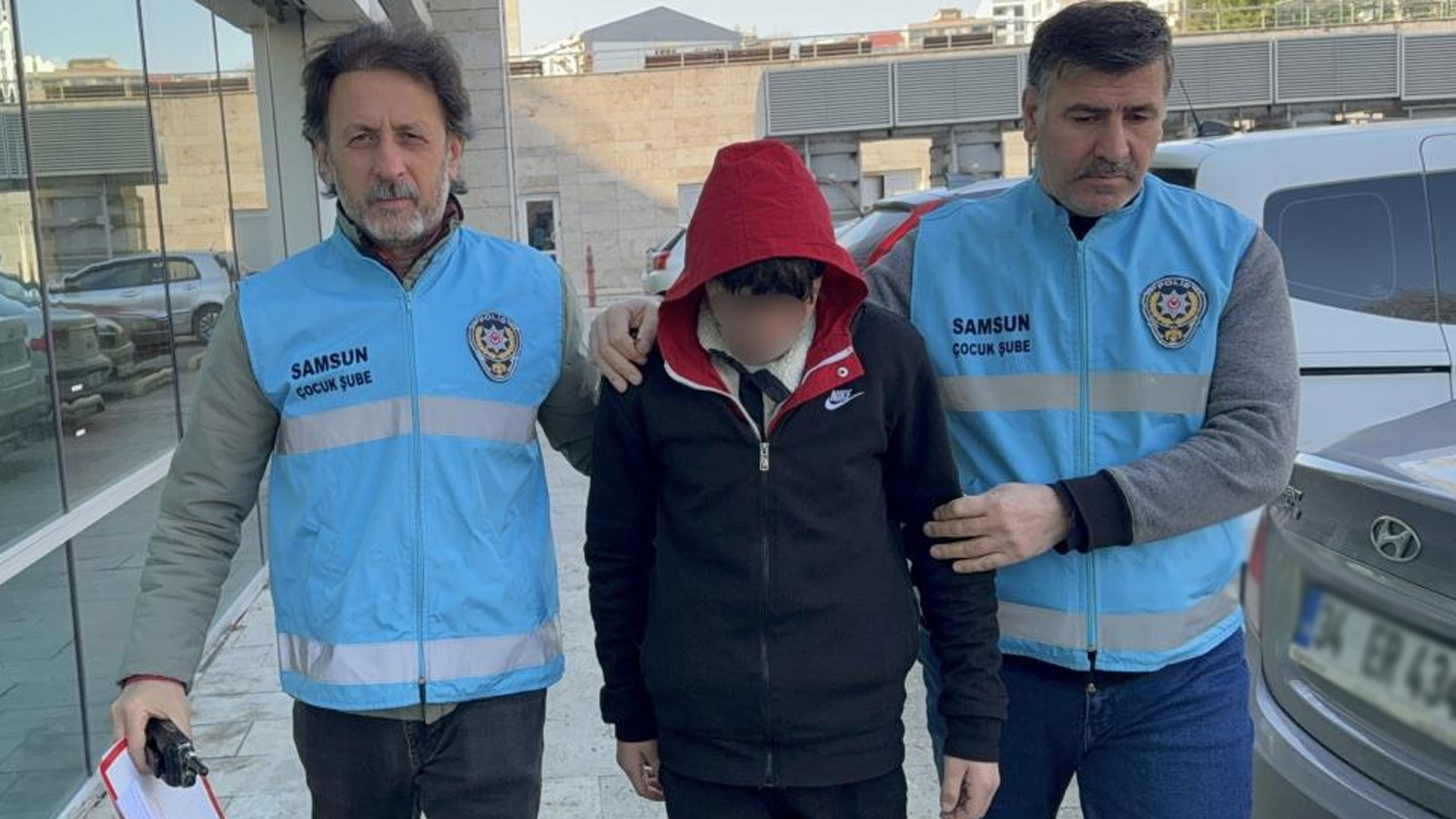 Daha 14 yaşında... Güvercin kavgasında bıçakla yaraladı