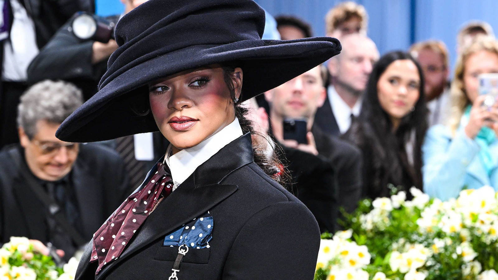 Rihanna'nın evine silahlı saldırıda yeni gelişme!