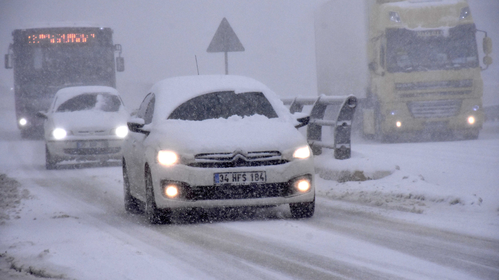 Meteoroloji'den yeni rapor: Doğu'da kar Batı'da güneşli hava