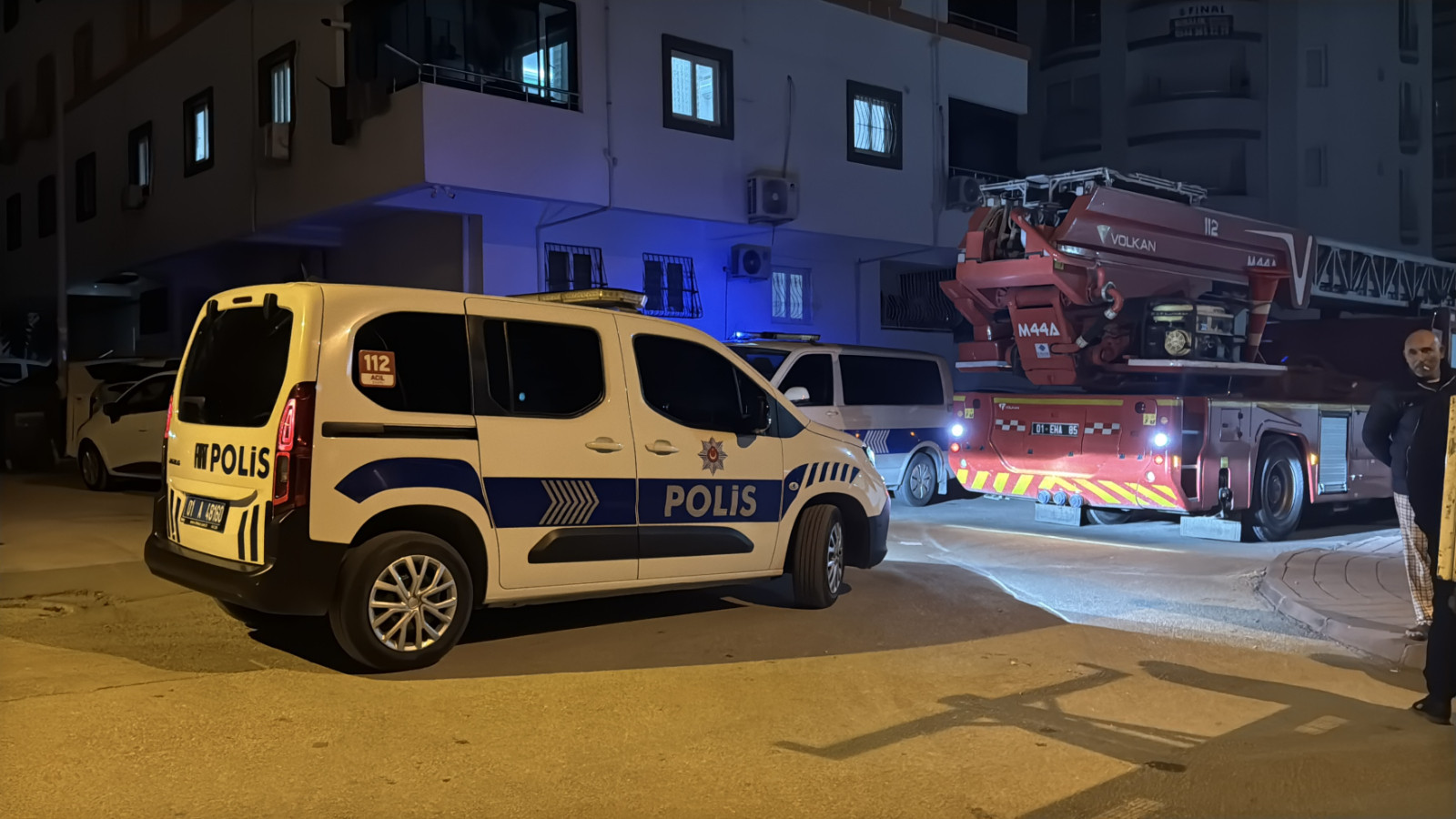 Adana'da evini yakmak isteyen kişi polis tarafından ikna edildi
