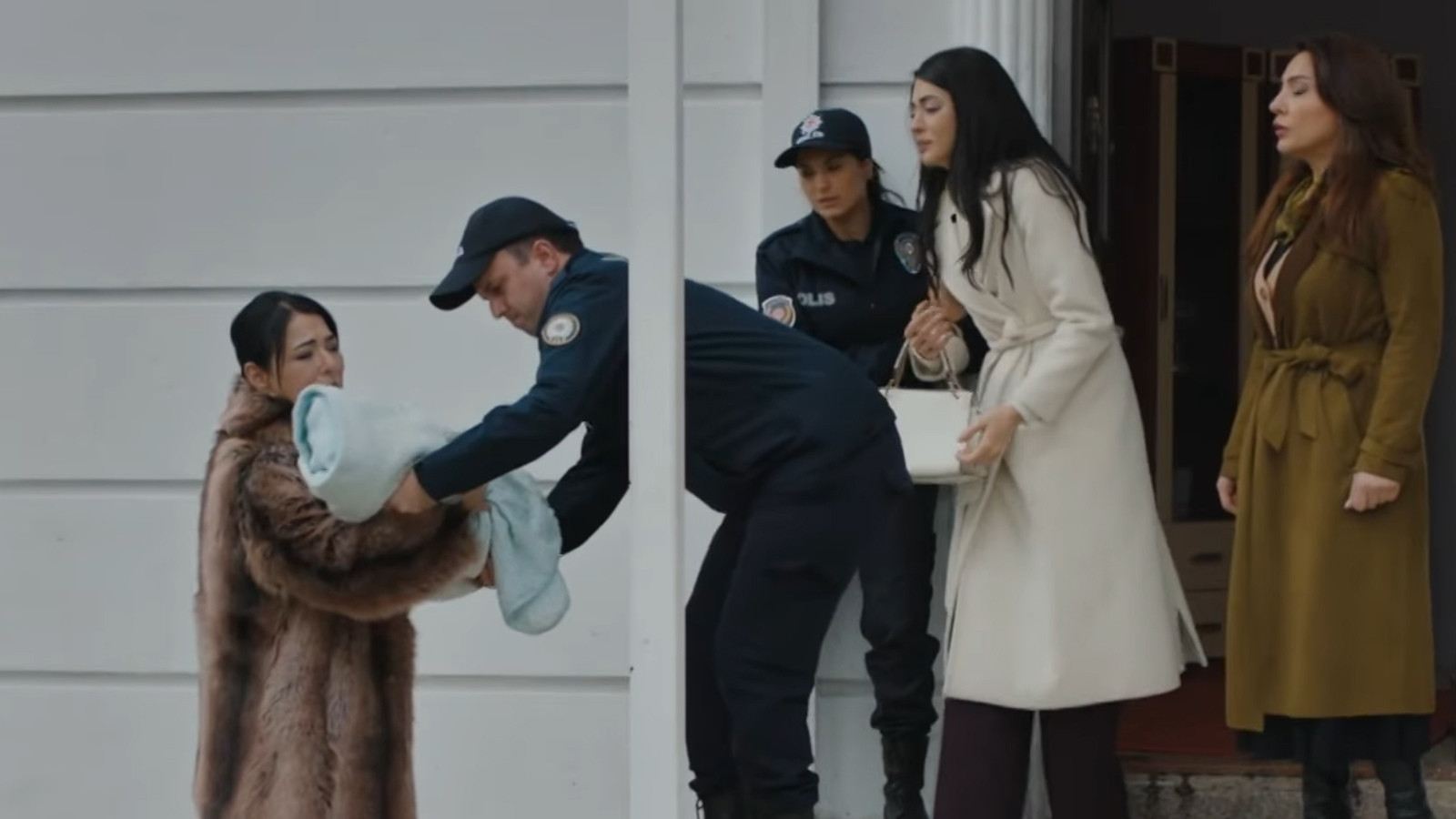 Gelin 385. Bölüm Tek Parça Full İzle! Kanal 7 Gelin son bölüm izle!