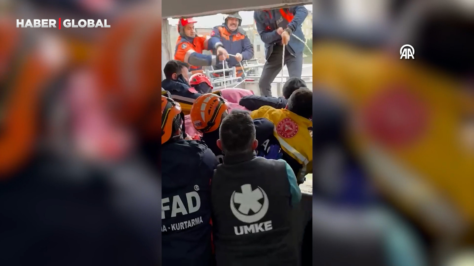 İstanbul'da 240 kiloluk obezite hastası, evinin 7. katından vinçle indirildi