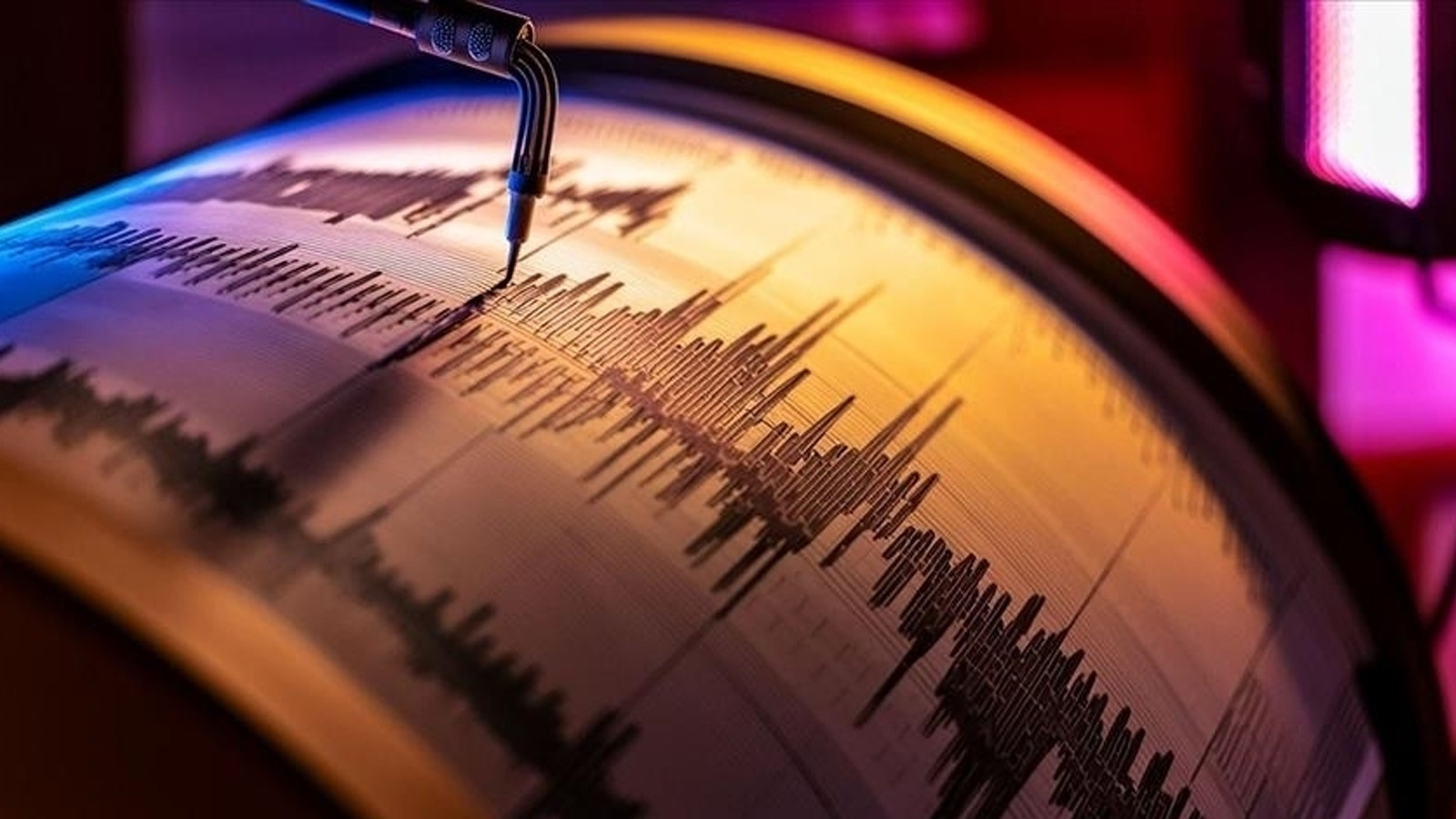 Yunanistan'da korkutan deprem