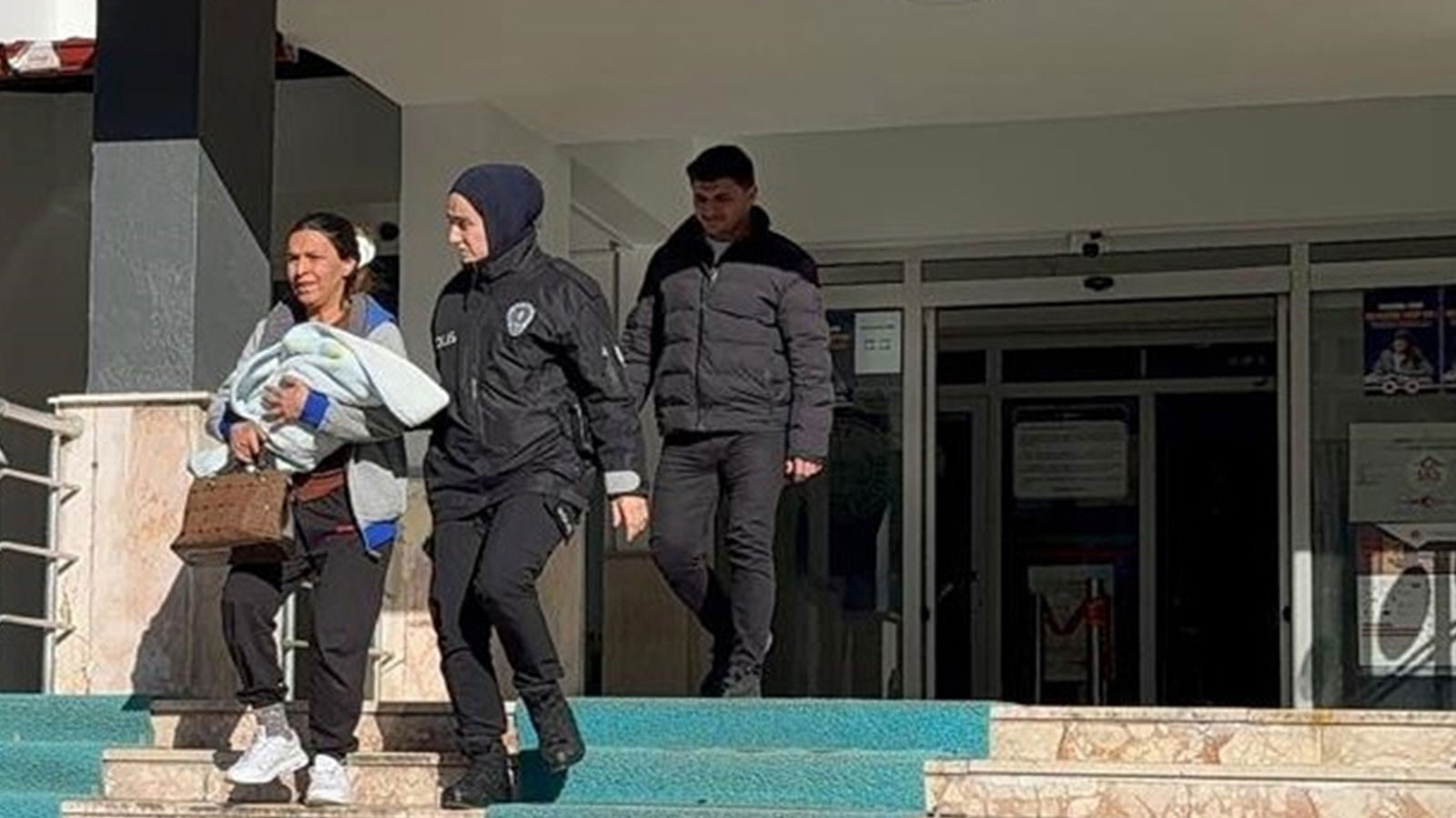 Bebeğinin bezinde uyuşturucu saklayan anne tutuklandı