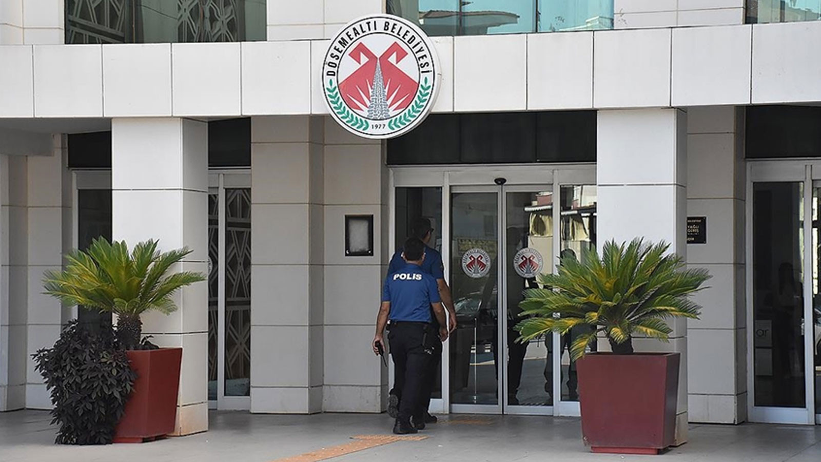 Döşemealtı Belediyesine yönelik soruşturma: 2 zanlı tutuklandı