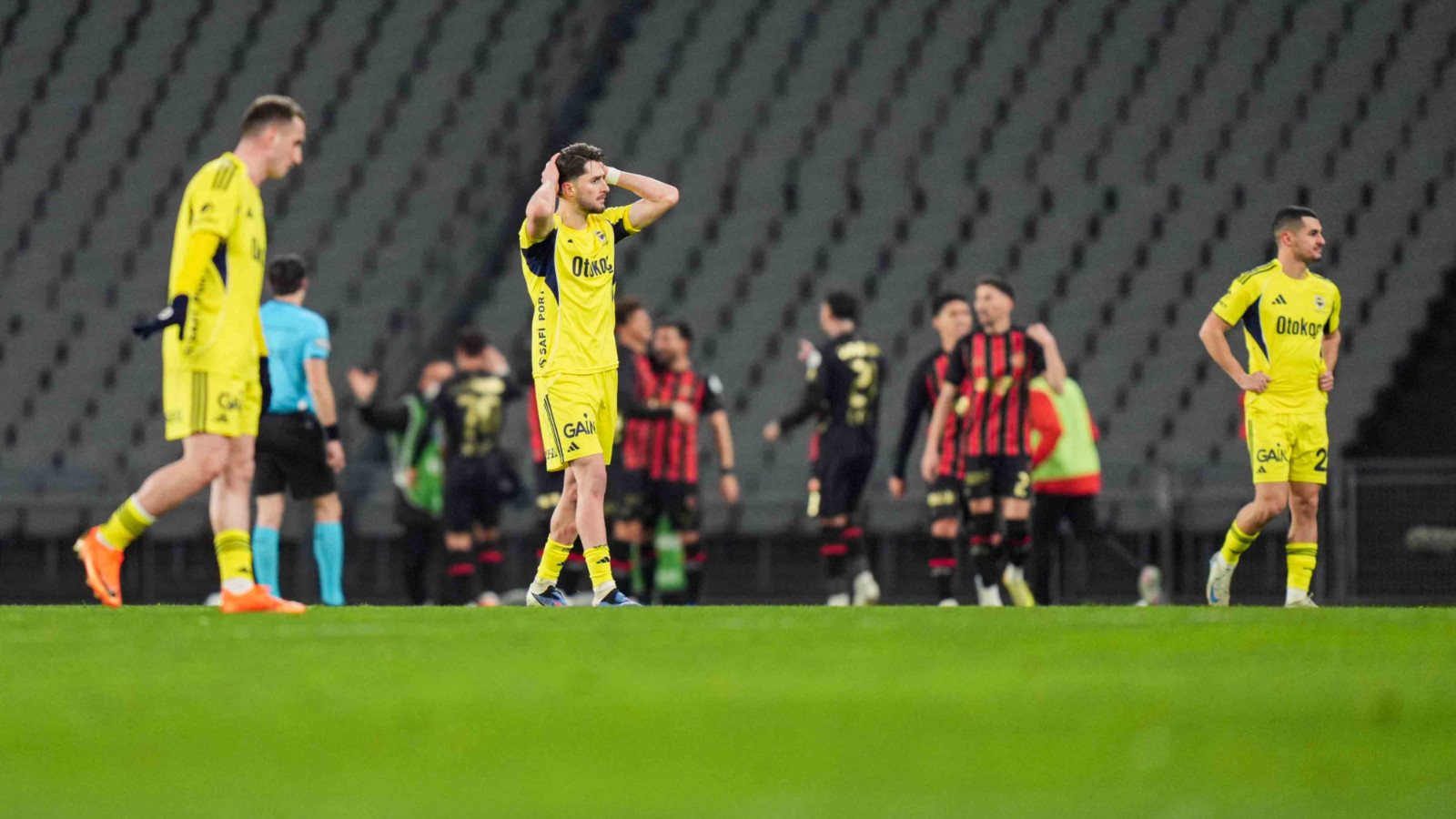 Fenerbahçe şampiyonluk yarışında ağır yara aldı