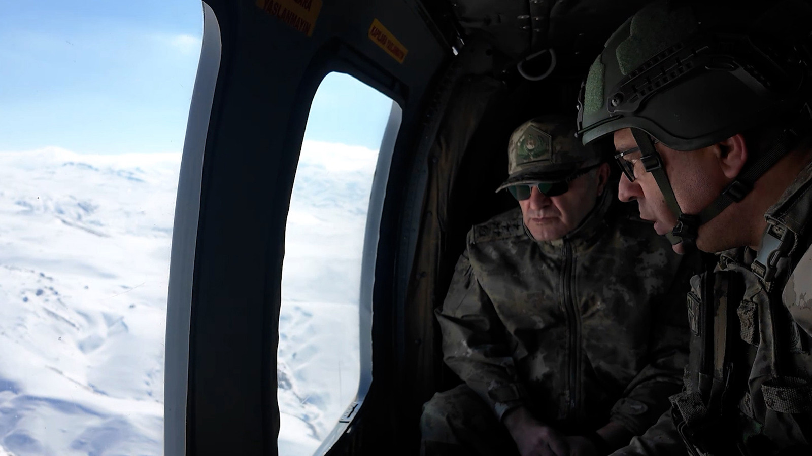 Kara Kuvvetleri Komutanı Metin Tokel İran sınırında