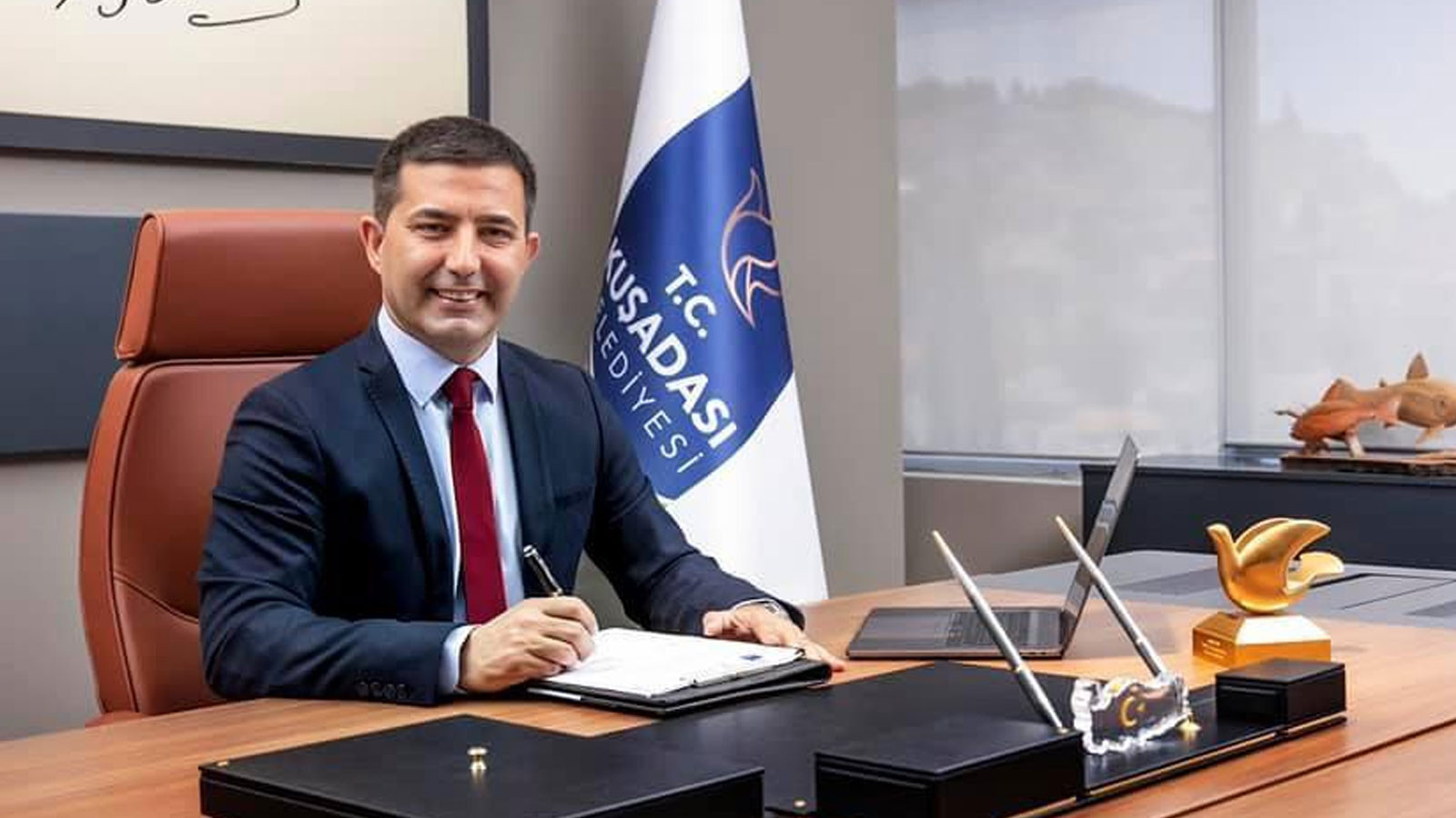 Kuşadası Belediye Başkanı Ömer Günel gözaltına alındı