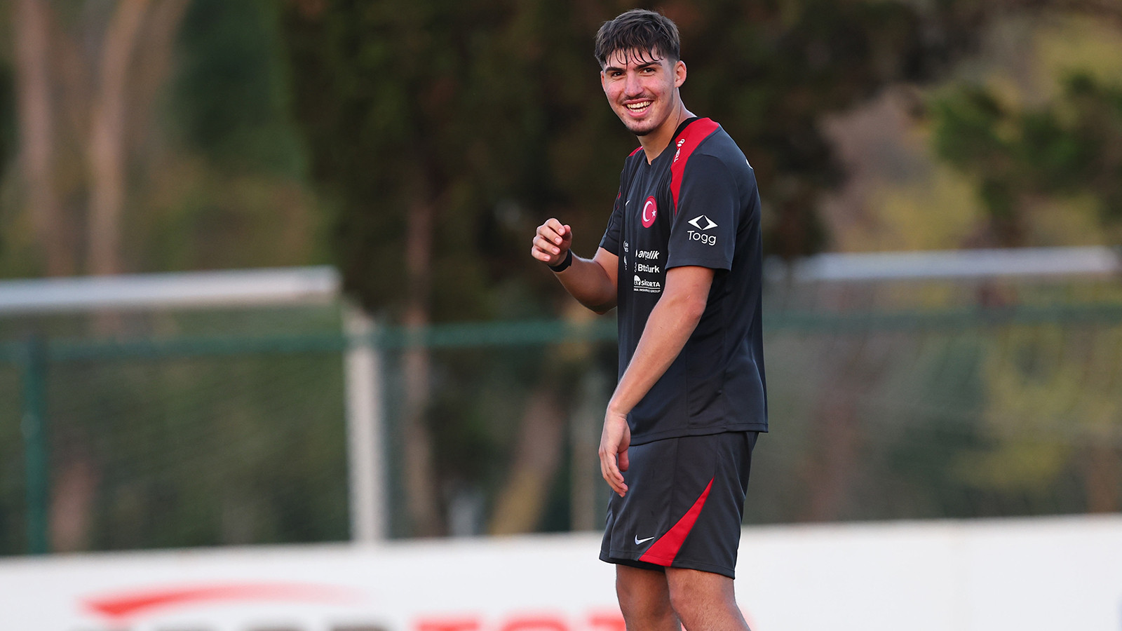 TFF'den milli futbolcu Yusuf Akçiçek'e 'geçmiş olsun' mesajı