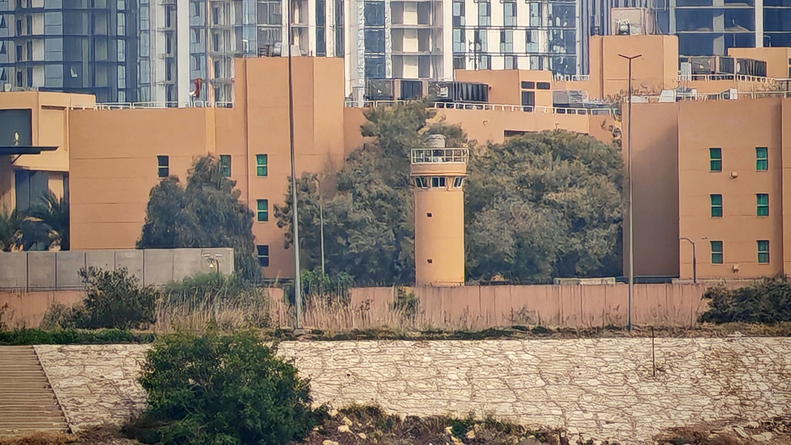 ABD’nin Bağdat Büyükelçiliğine füze saldırısı