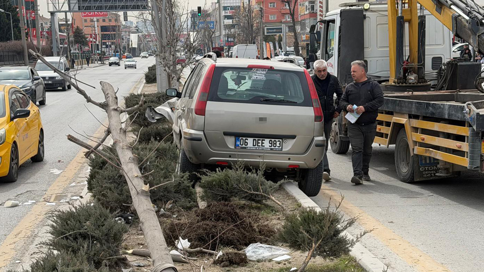 Ankara'da bir araç, yayalara çarptı: 1'i ağır, 2 yaralı