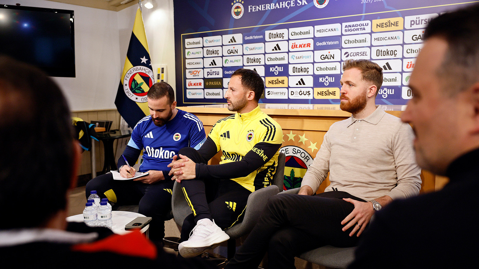Fenerbahçe'de kritik toplantı! Domenico Tedesco ve Devin Özek'in geleceği belli oluyor