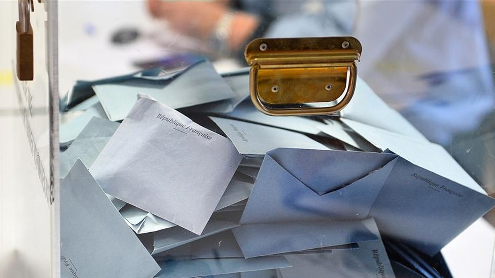 Fransa sandığa gidiyor