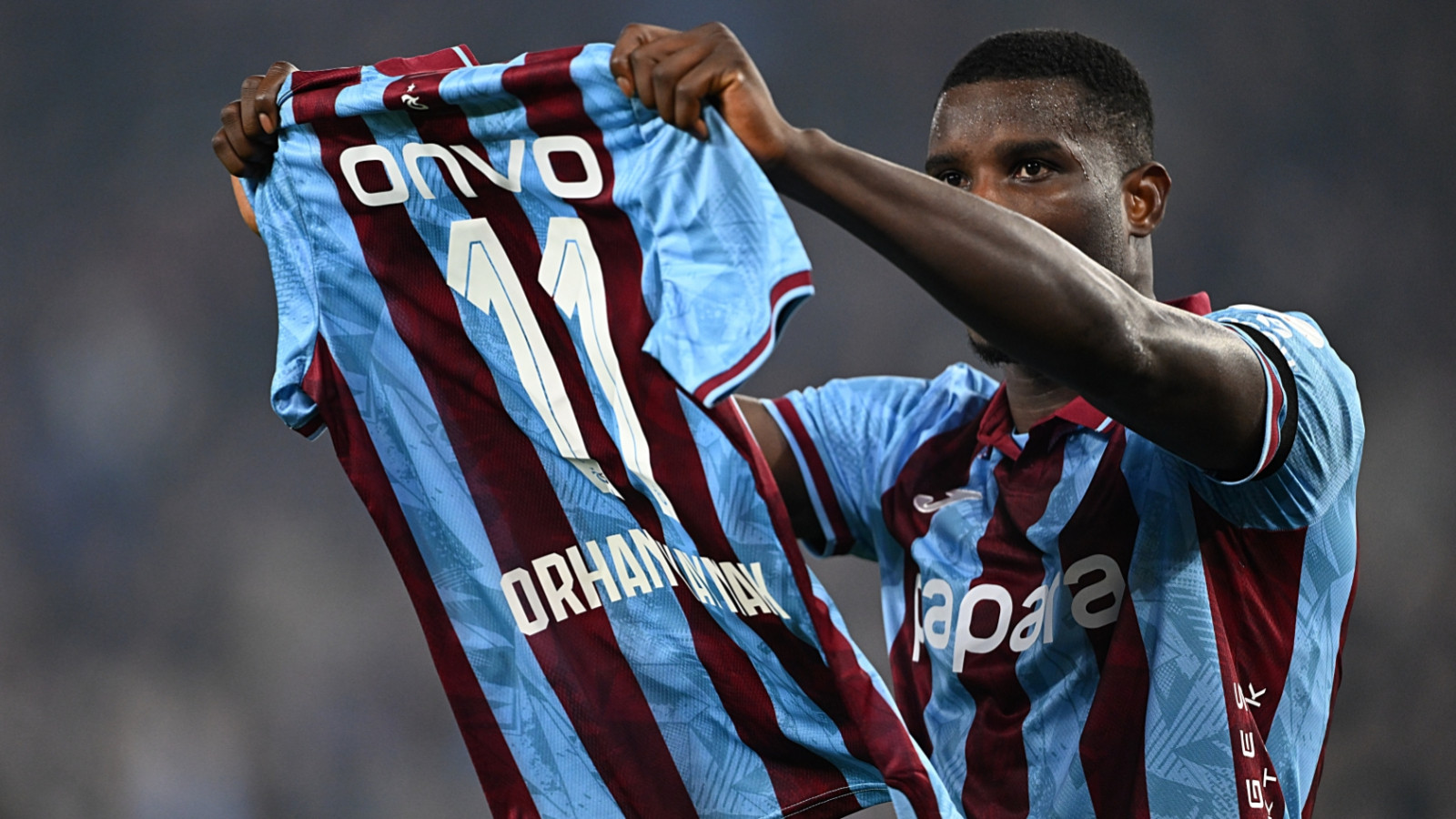 Trabzonspor, ikinci sıradaki Fenerbahçe'yi yakaladı