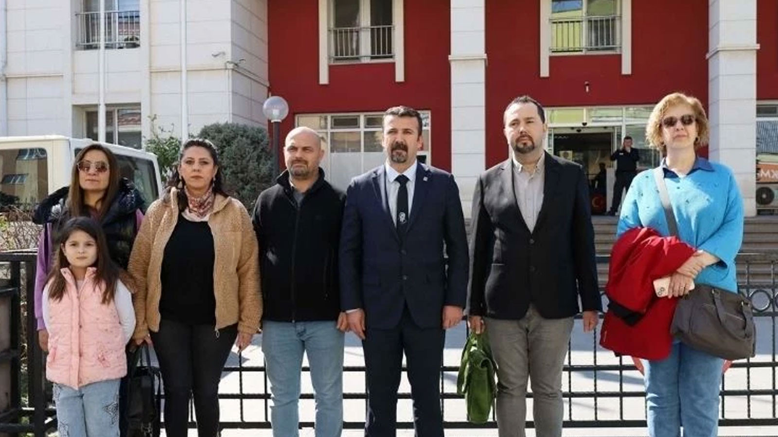 Manisa'da Atatürk'e hakaret ettiği iddia edilen öğretmen tutuklandı