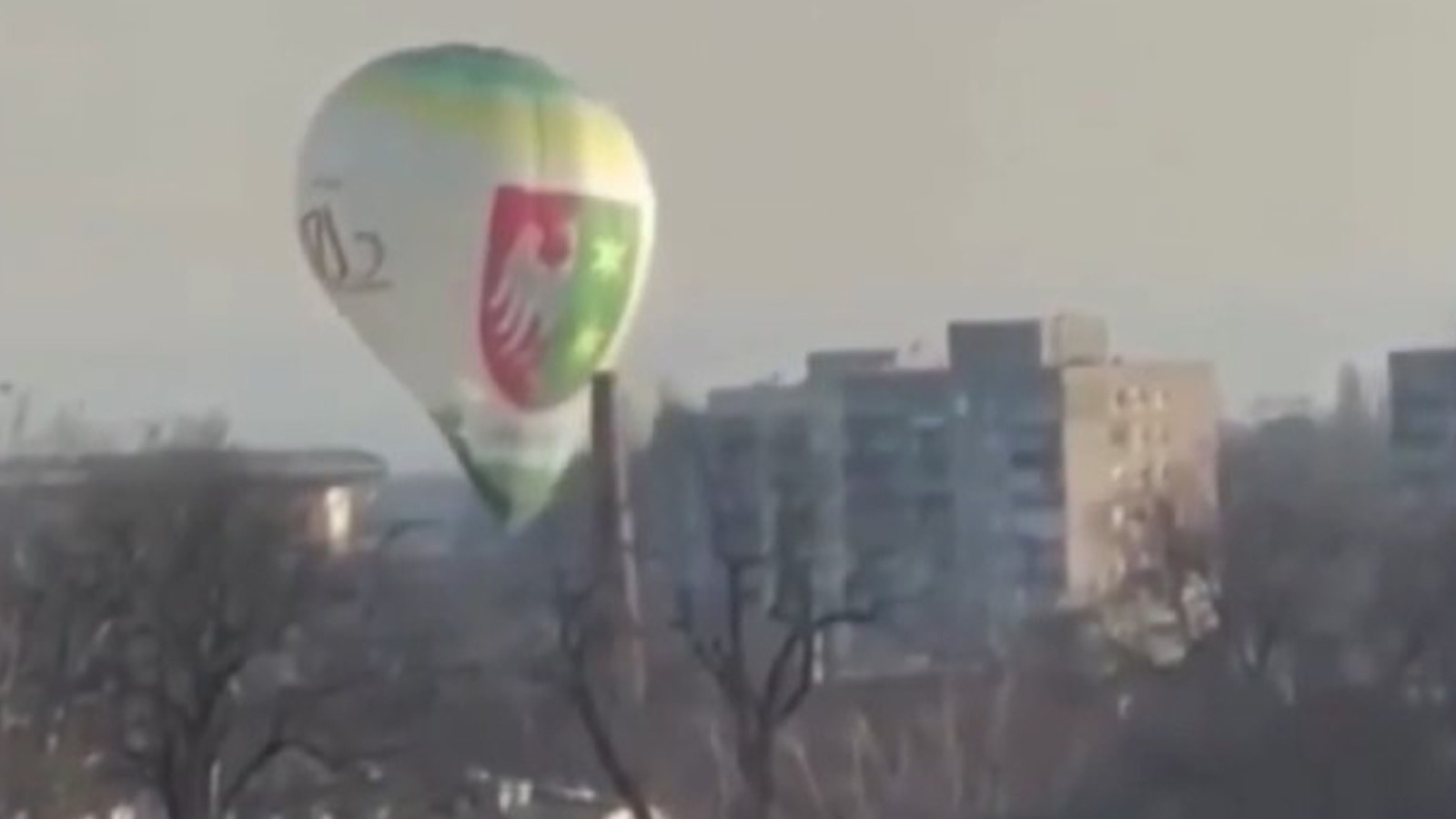 Polonya'da sıcak hava balonu apartmana çarptı: 1 ölü, 2 yaralı