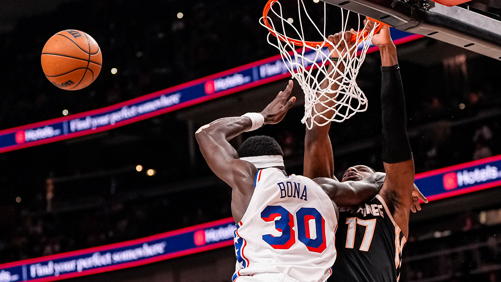 Adem Bona, "double-double"ın kıyısından döndü