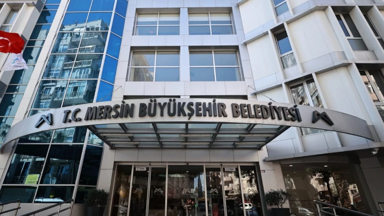 Mersin Büyükşehir Belediyesi'ne rüşvet soruşturması: 7 tutuklama