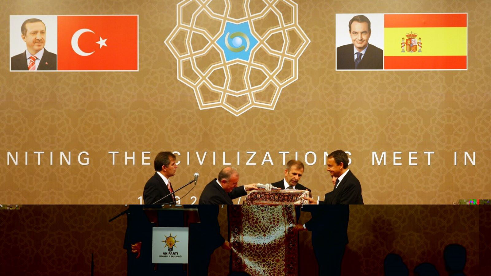 Hiçbir şey tesadüf değil: İspanya Türkiye dostluğu 2005'te bu fotoğrafla başladı