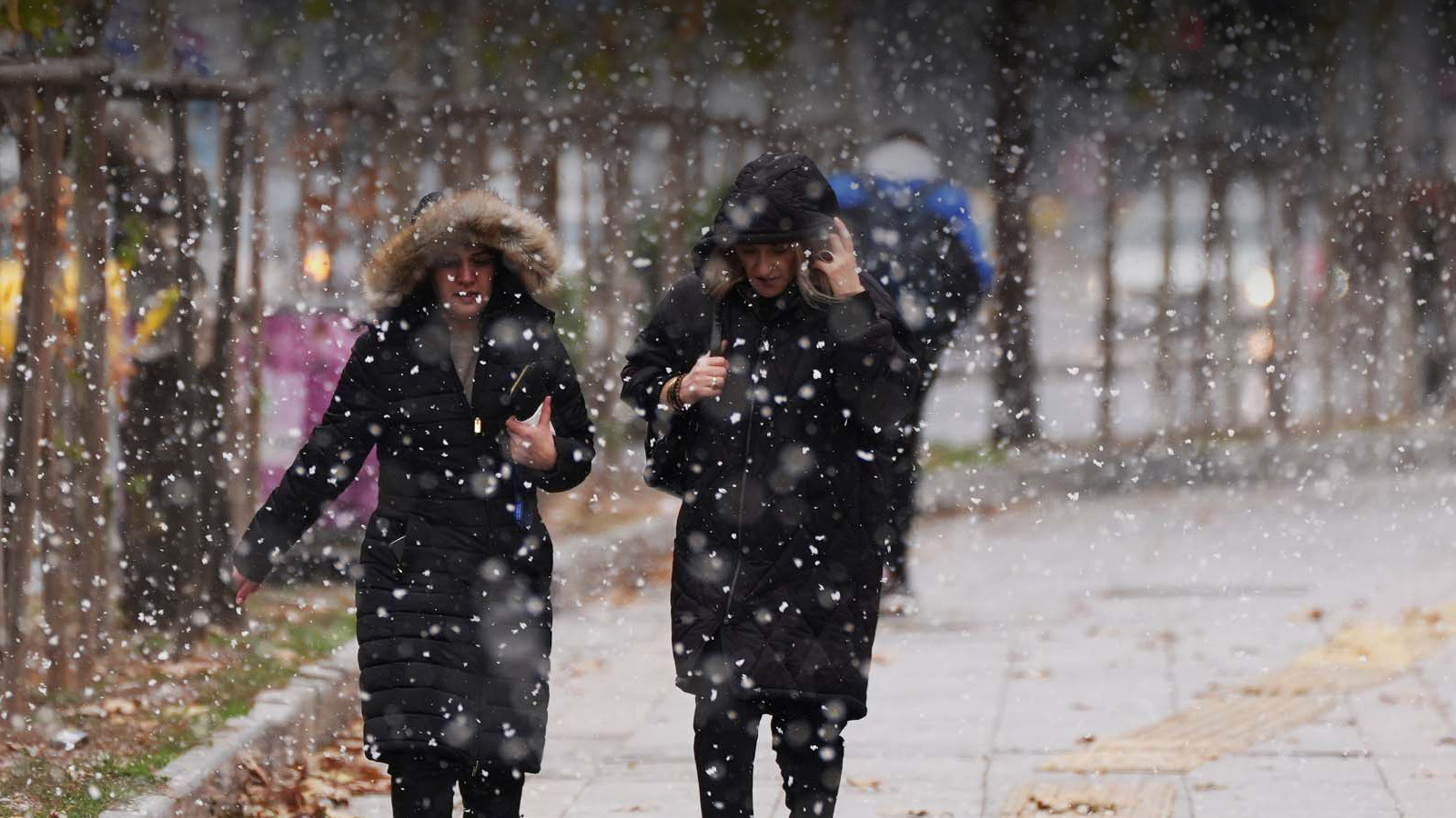 Kar, sağanak, fırtına... 81 ilde sıcaklı düşüyor, bayramda hava buz kesecek!