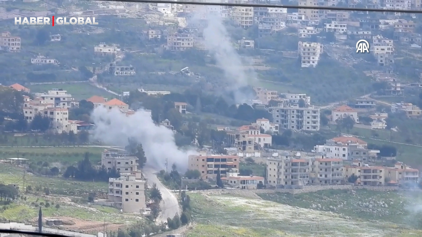 Lübnan'ın güneyinde Hizbullah ile İsrail askerleri arasında çatışmalar sürüyor