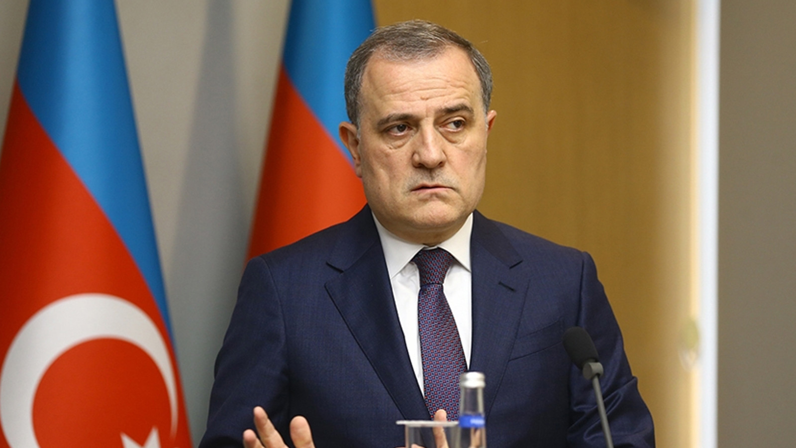 Azerbaycan Dışişleri Bakanı Bayramov ile Erakçi telefonda görüştü